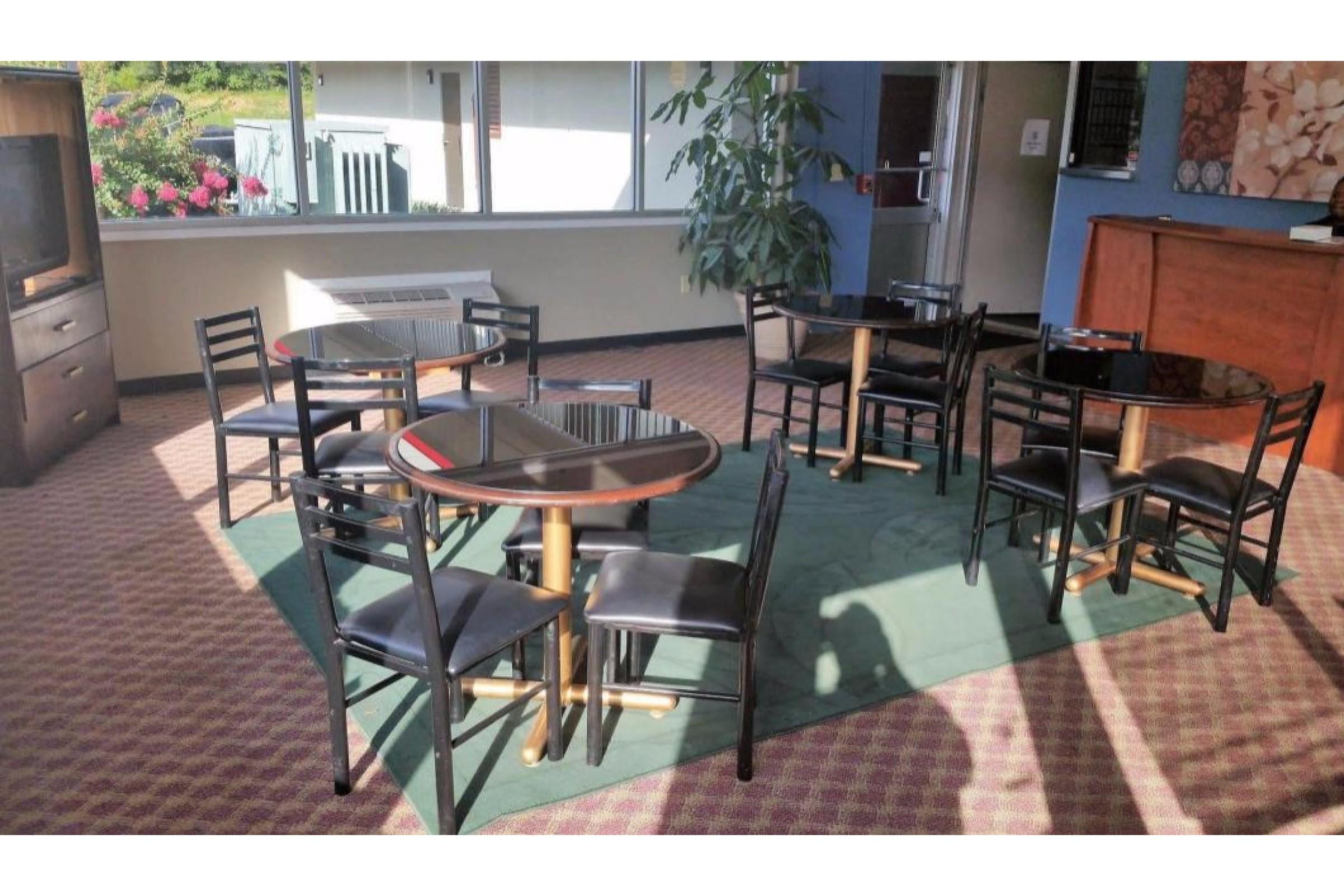 Days Inn And Suites By Wyndham Oxford Exterior foto