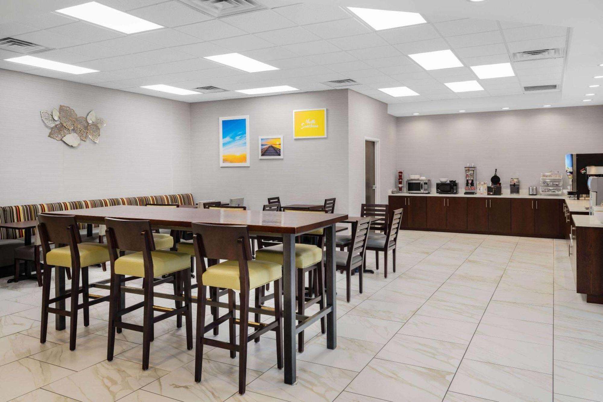 Days Inn And Suites By Wyndham Oxford Exterior foto
